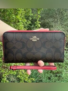 COACH Long Zip-Around Wallet Signature Canvas Detachable Wrist-strap AUTHENTIC